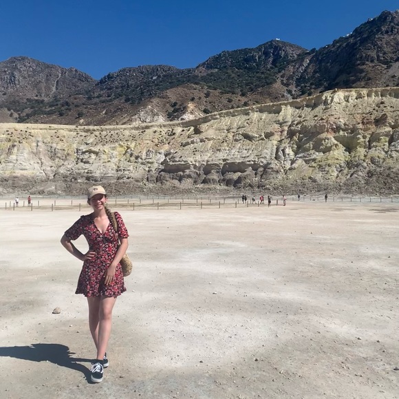 Meet your Posher, Caris - Picture 4 of 6